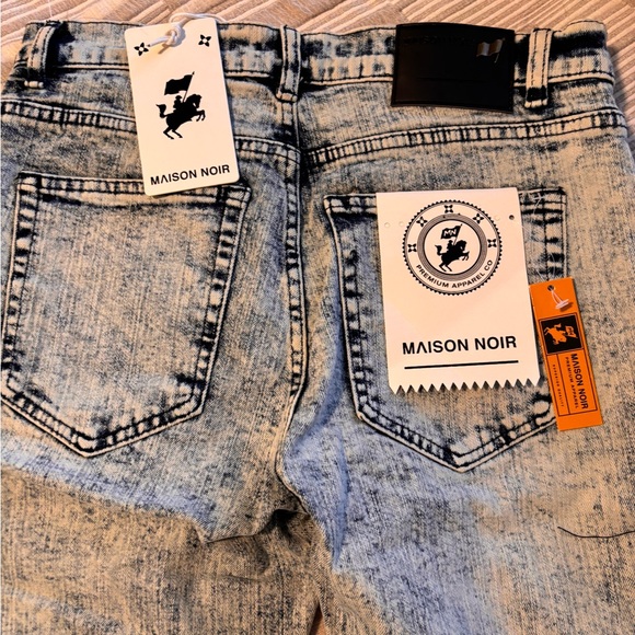 Men’s shorts - Picture 2 of 3